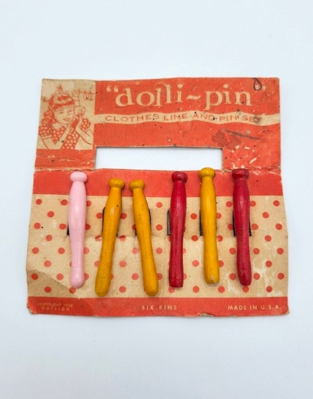 Vintage Dolli-Pin Clothes Line And Pin Set On Original Card